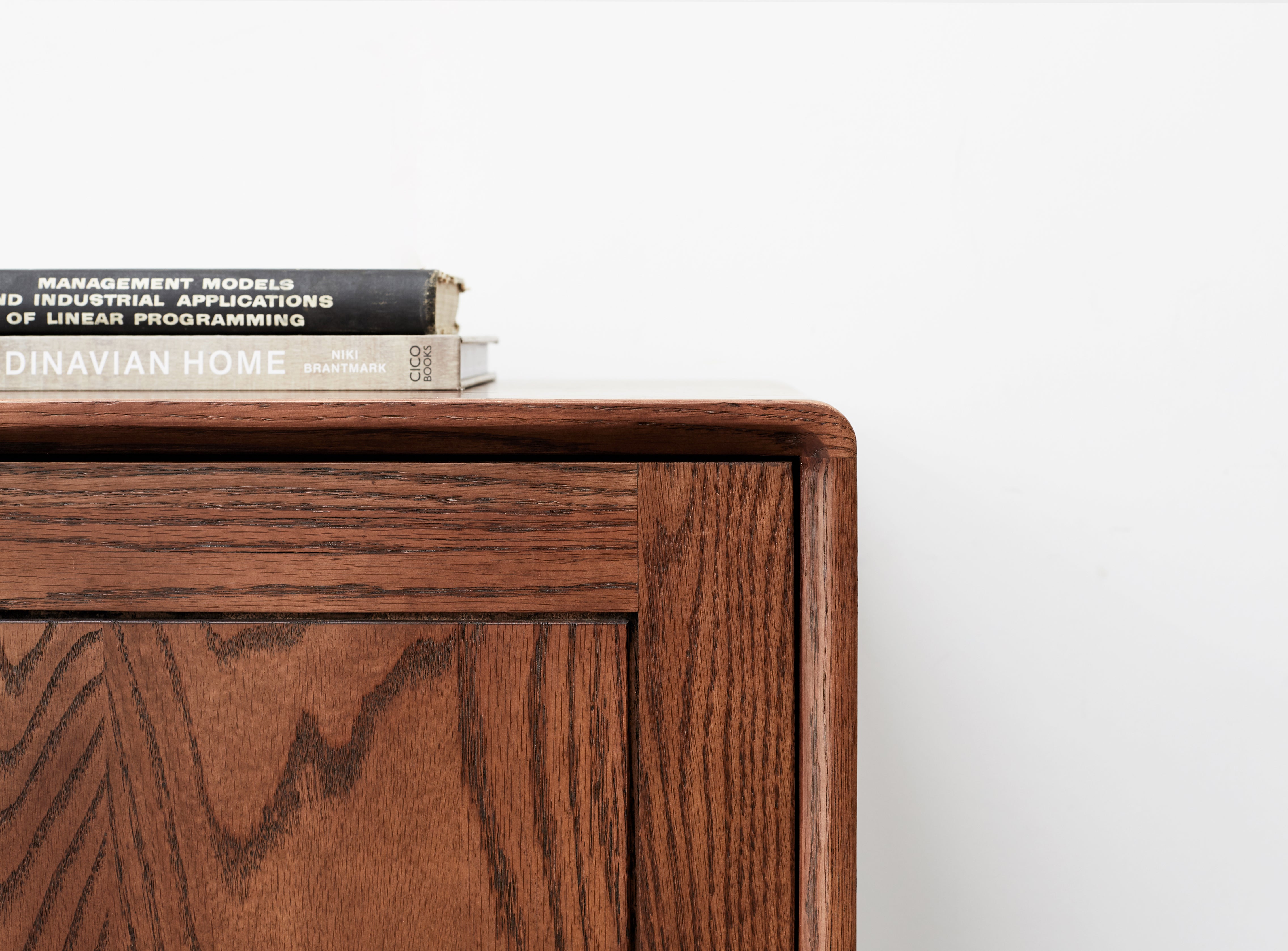 FAS-Graded Solid American Oak Wood Three-Door Shoe Cabinet with Drawers/Shoe Storage