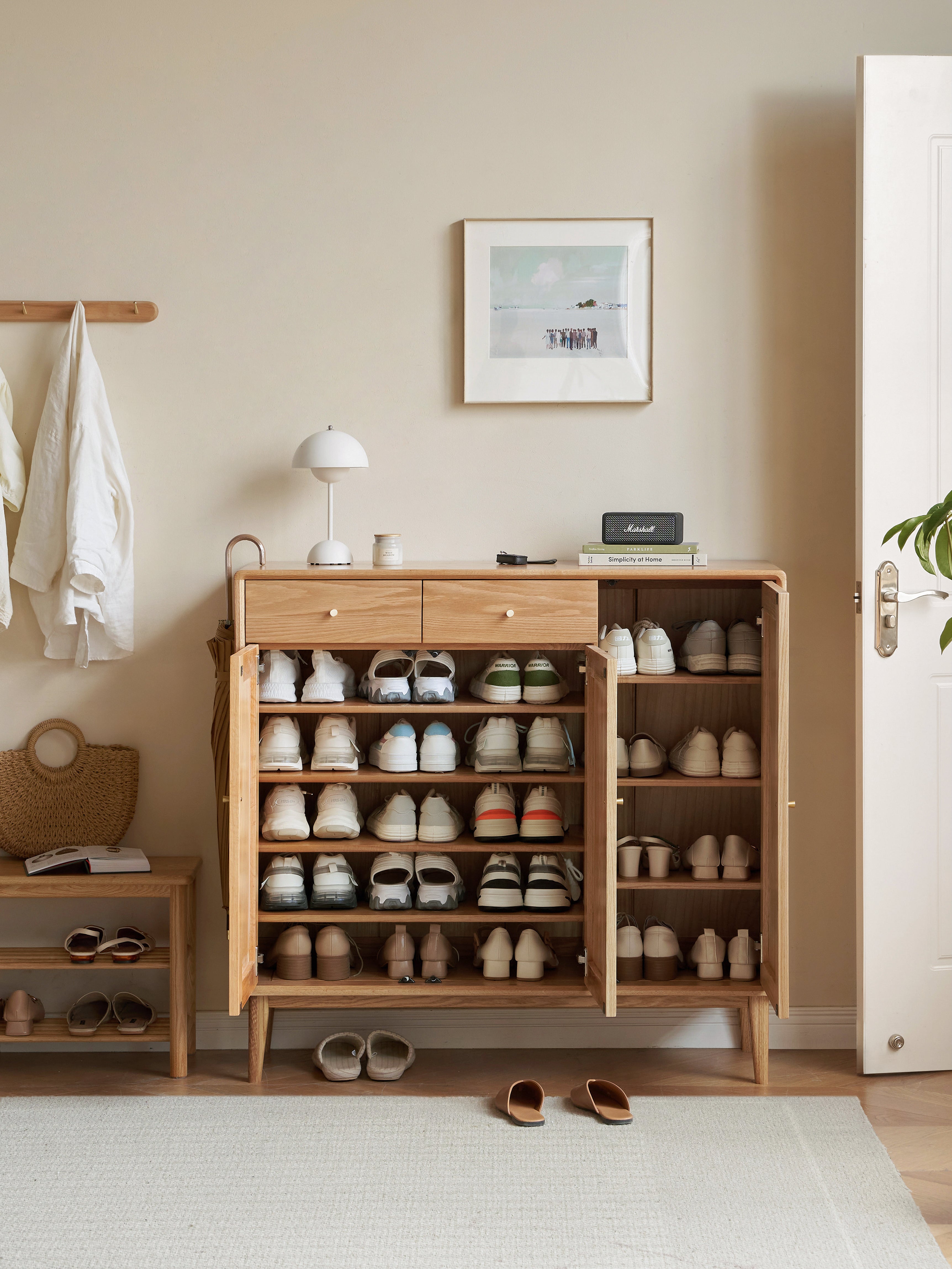 FAS-Graded Solid American Oak Wood Three-Door Shoe Cabinet with Drawers/Shoe Storage