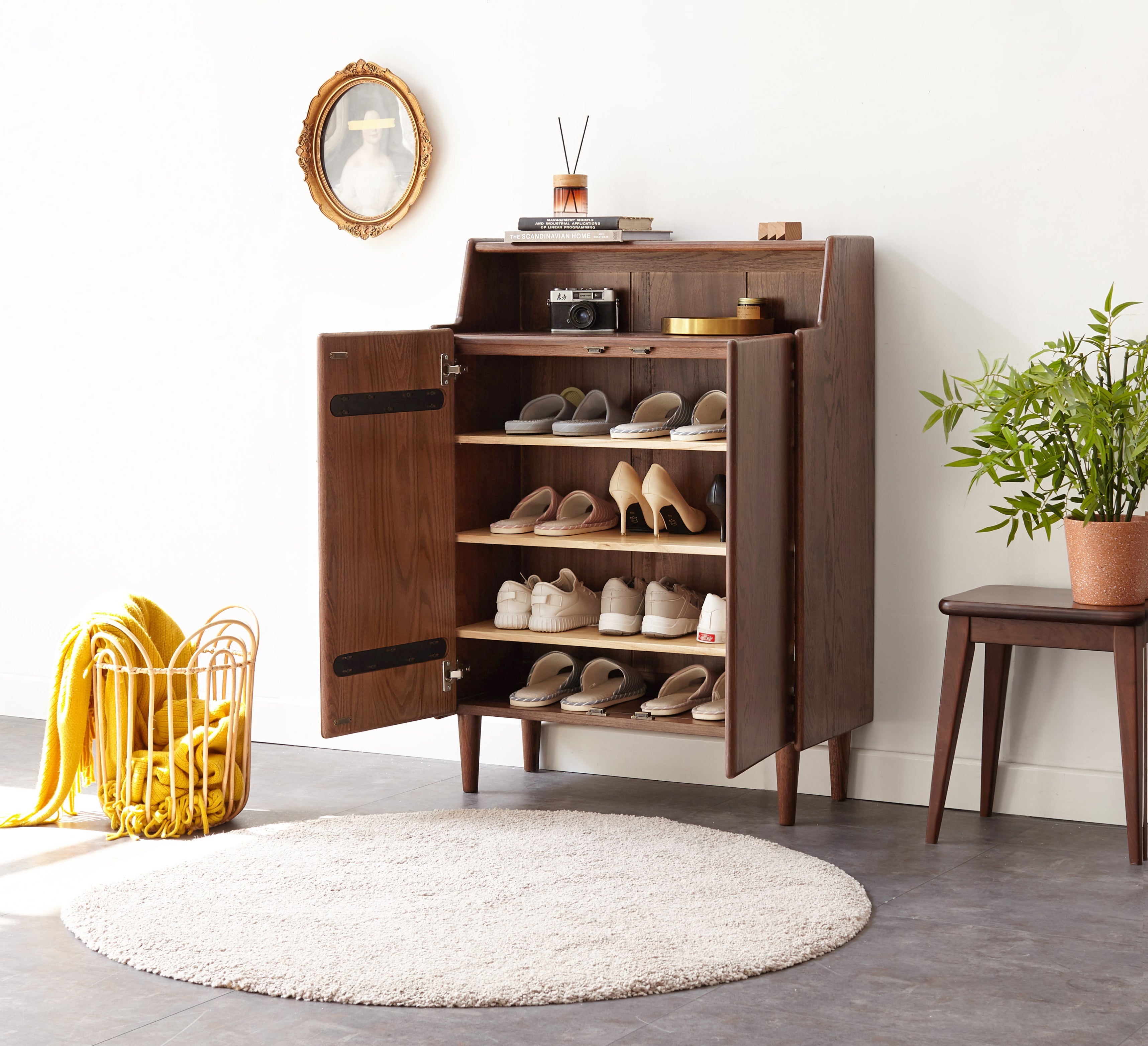 Walnut FAS-Graded Solid American Oak Wood Two-Door Entryway Shoe Cabinet