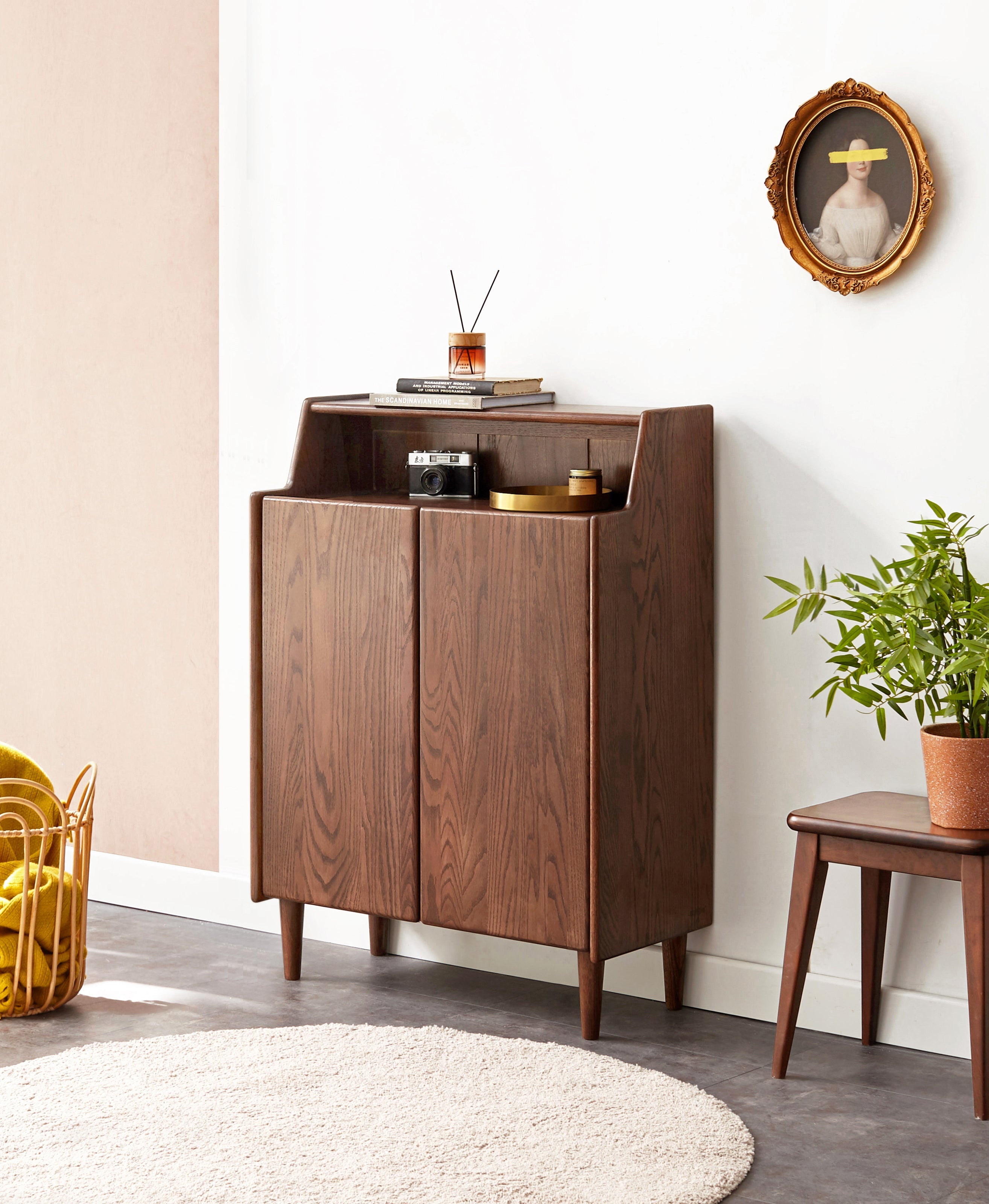 Walnut FAS-Graded Solid American Oak Wood Two-Door Entryway Shoe Cabinet